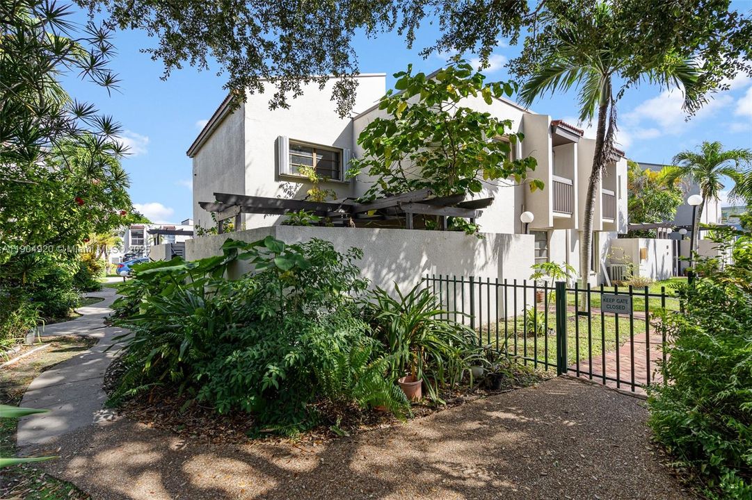 Active With Contract: $3,100 (3 beds, 2 baths, 1234 Square Feet)