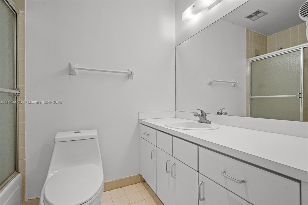 Active With Contract: $3,100 (3 beds, 2 baths, 1234 Square Feet)
