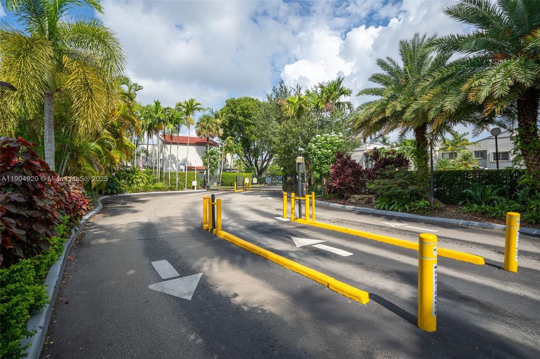 Active With Contract: $3,100 (3 beds, 2 baths, 1234 Square Feet)