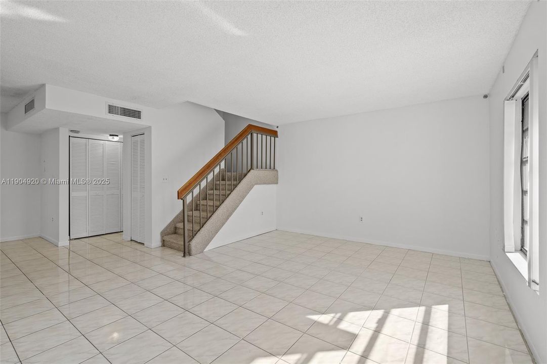 Active With Contract: $3,100 (3 beds, 2 baths, 1234 Square Feet)