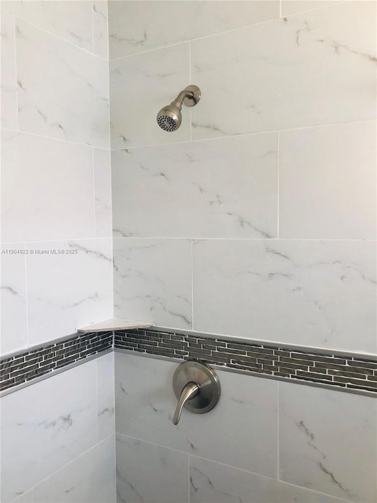 Activo con contrato: $1,695 (1 camas, 1 baños, 0 Pies cuadrados)