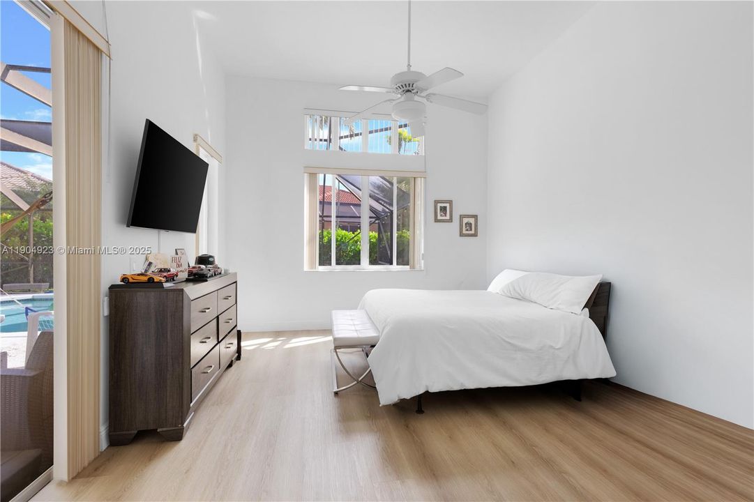 For Sale: $999,000 (4 beds, 2 baths, 2255 Square Feet)