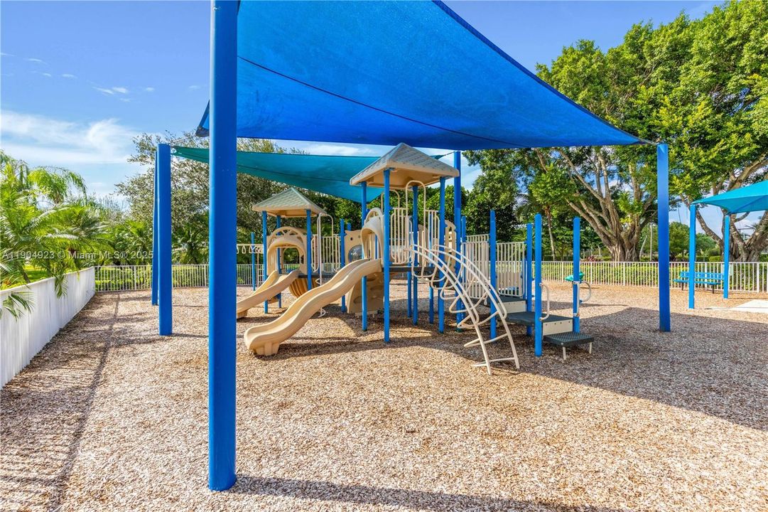 For Sale: $999,000 (4 beds, 2 baths, 2255 Square Feet)