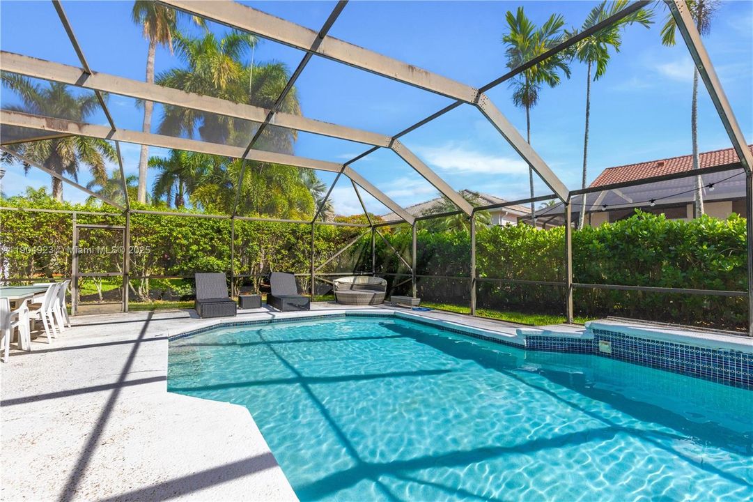 For Sale: $999,000 (4 beds, 2 baths, 2255 Square Feet)