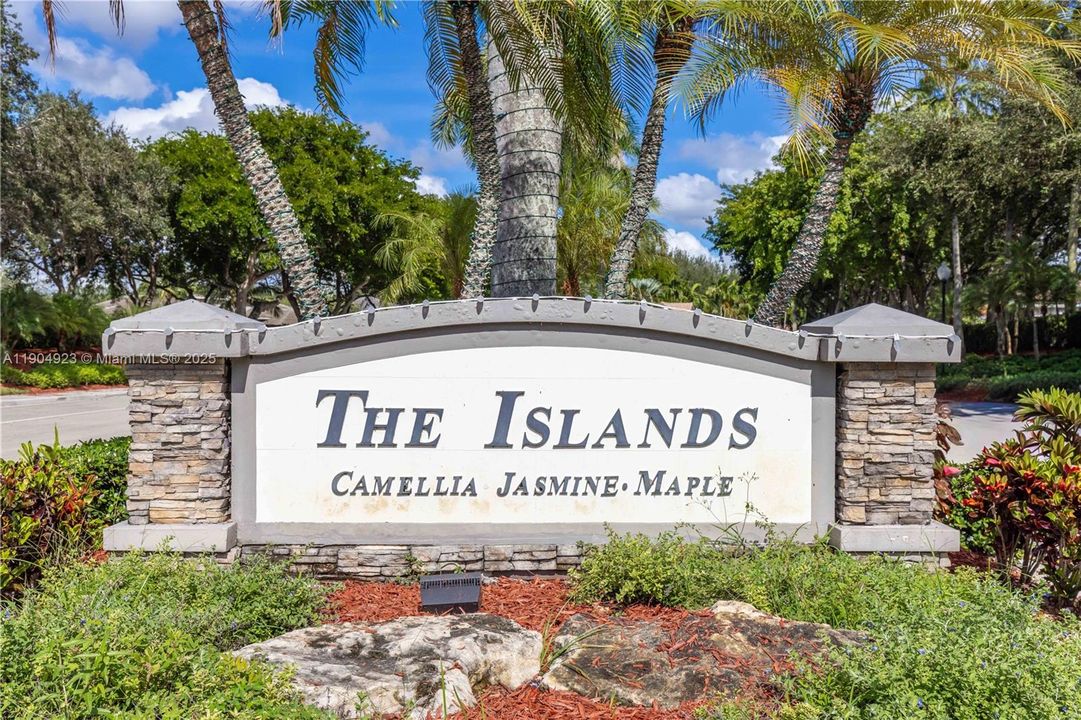 For Sale: $999,000 (4 beds, 2 baths, 2255 Square Feet)