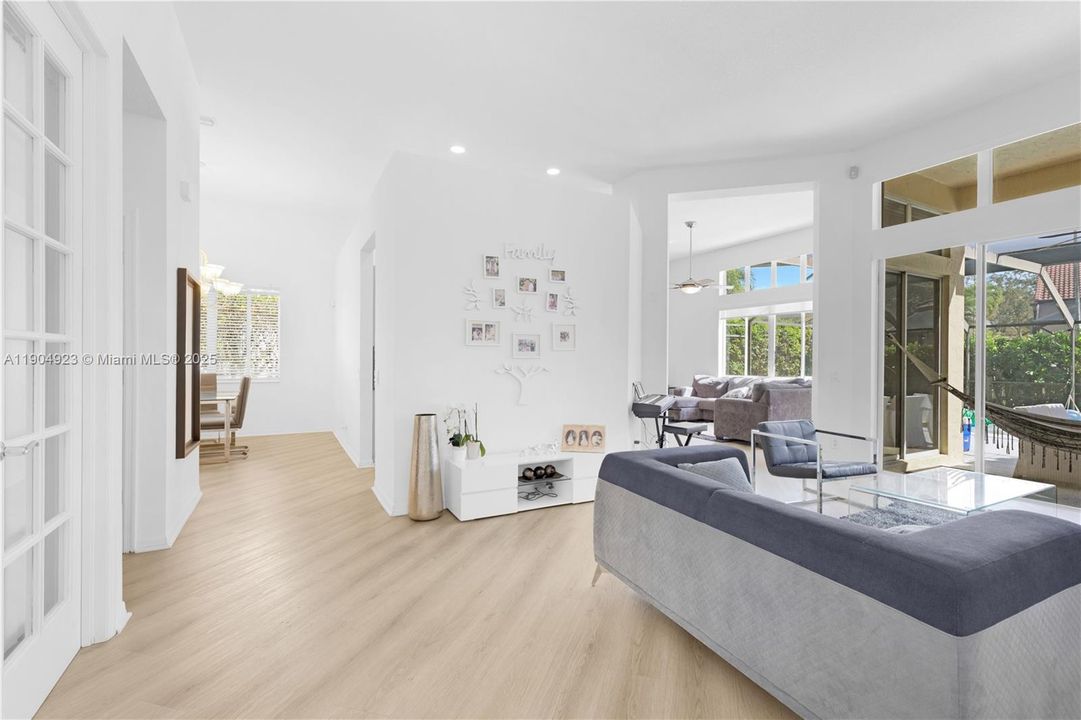 For Sale: $999,000 (4 beds, 2 baths, 2255 Square Feet)