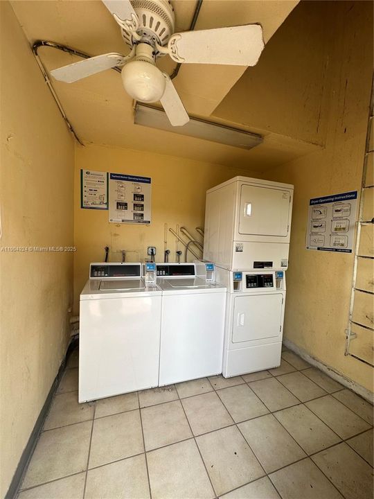 待售: $200,000 (1 贝兹, 1 浴室, 801 平方英尺)