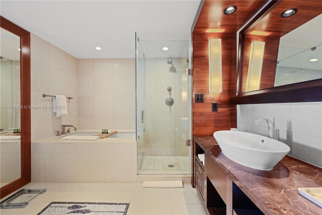 For Rent: $7,000 (1 beds, 1 baths, 662 Square Feet)