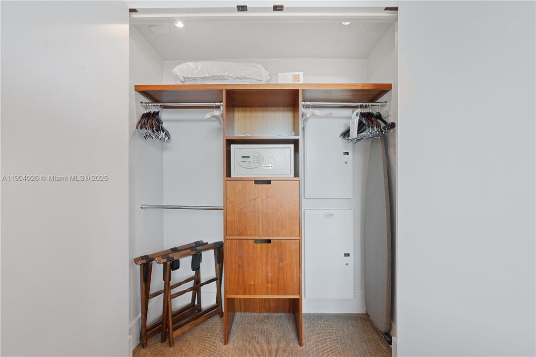 For Rent: $7,000 (1 beds, 1 baths, 662 Square Feet)