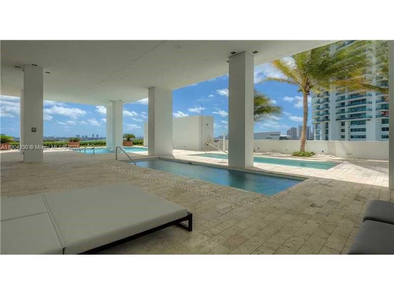 最近租的: $4,500 (2 贝兹, 2 浴室, 1123 平方英尺)