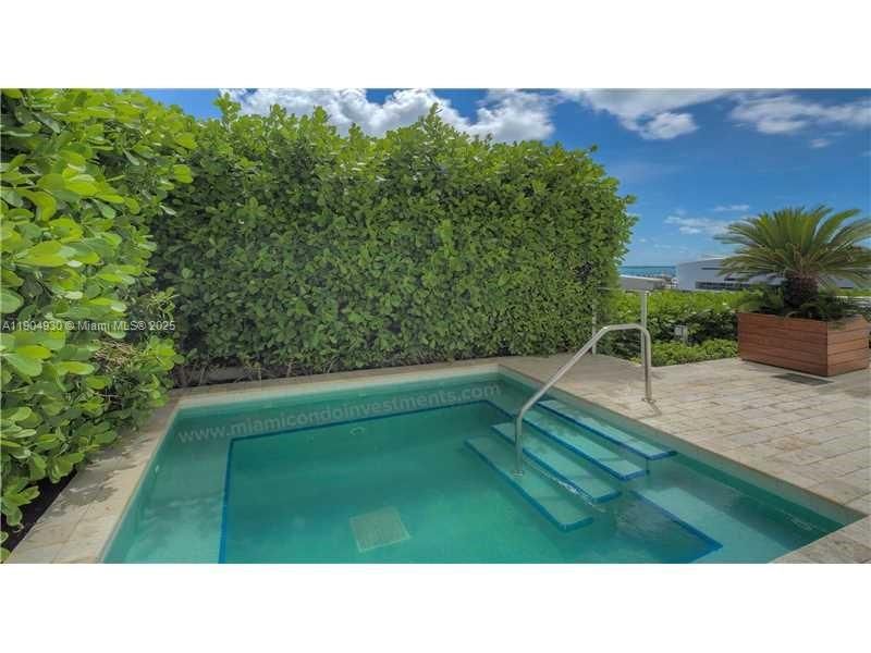 最近租的: $4,500 (2 贝兹, 2 浴室, 1123 平方英尺)