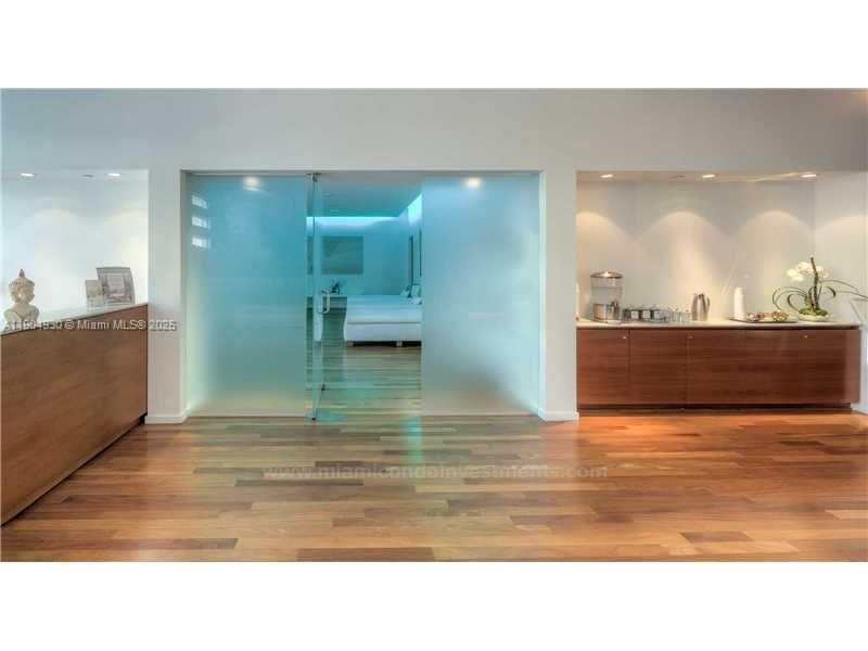 最近租的: $4,500 (2 贝兹, 2 浴室, 1123 平方英尺)