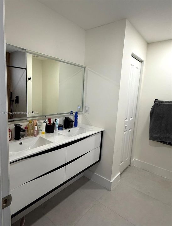 En Renta: $4,100 (4 camas, 3 baños, 1920 Pies cuadrados)