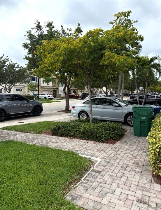 En Renta: $4,100 (4 camas, 3 baños, 1920 Pies cuadrados)