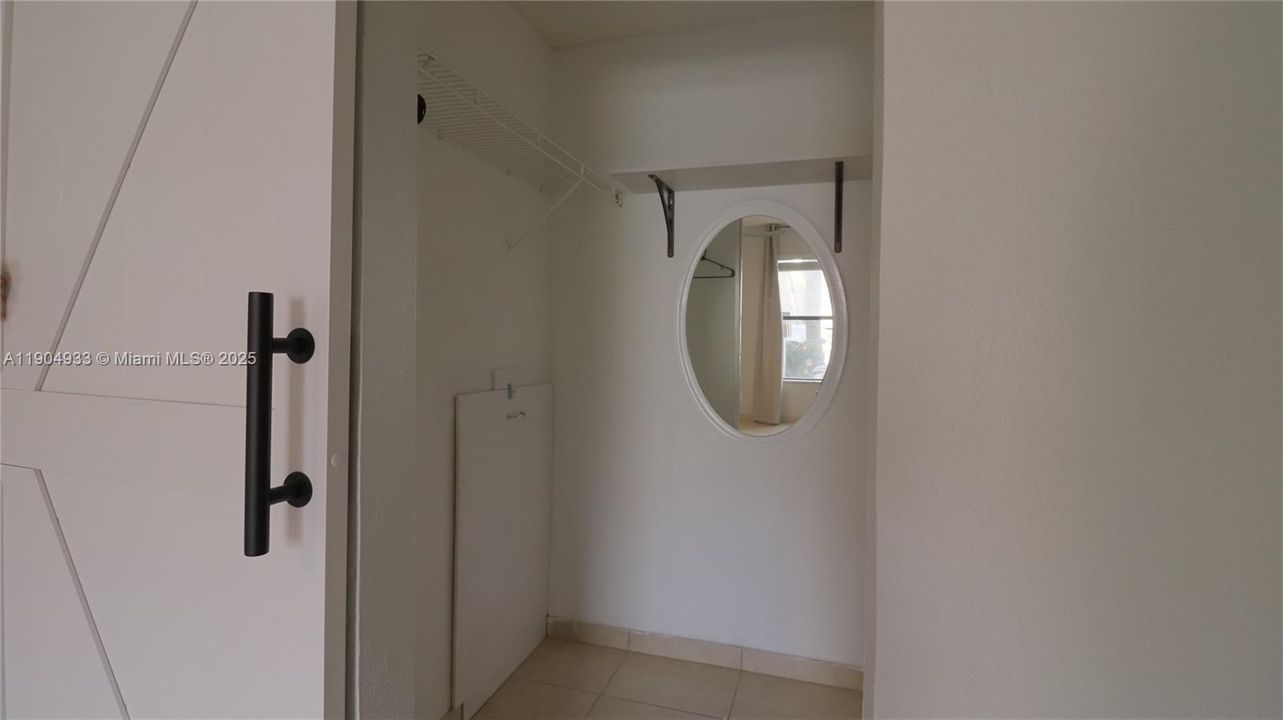 待售: $210,000 (1 贝兹, 1 浴室, 805 平方英尺)