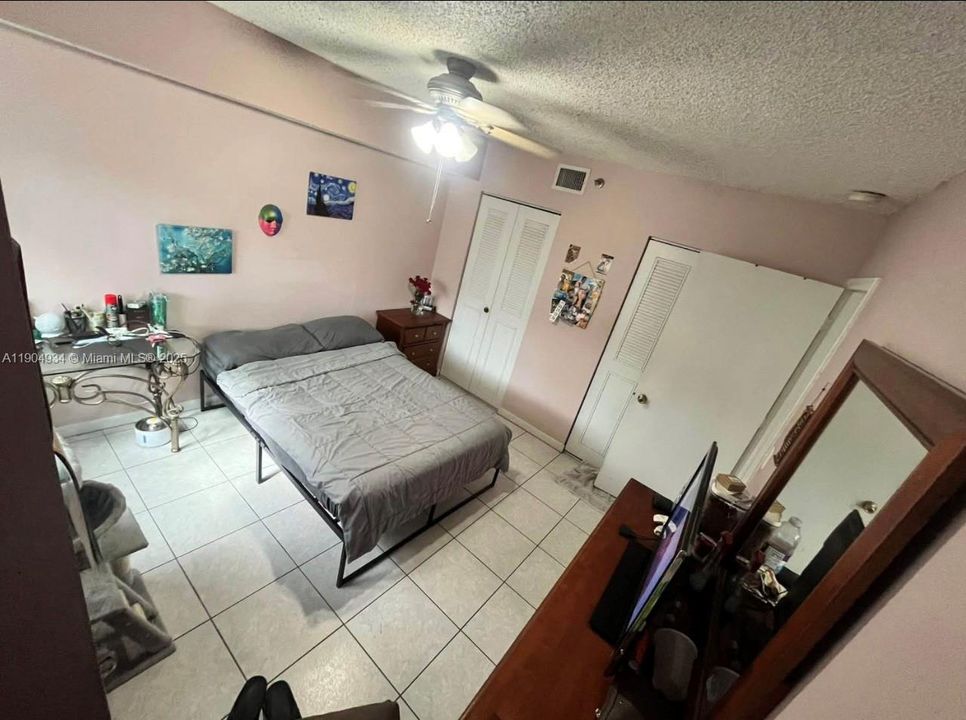 For Rent: $2,600 (3 beds, 2 baths, 1023 Square Feet)