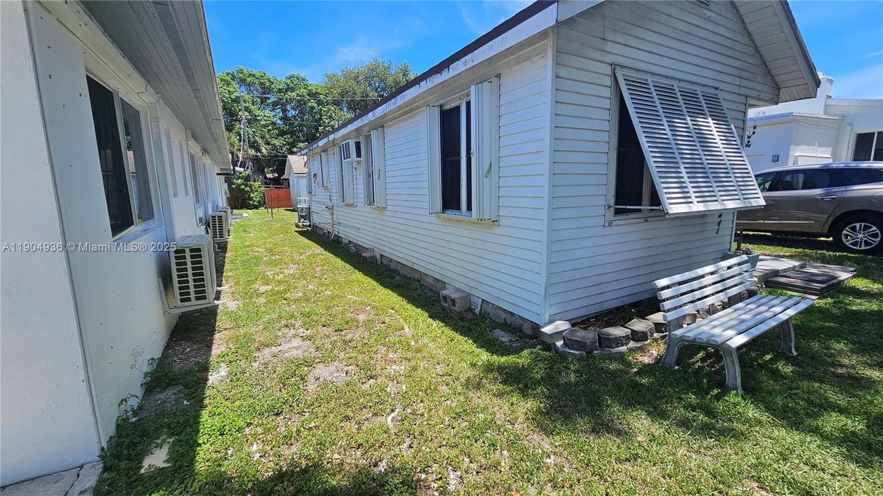 Vendido Recientemente: $270,000 (2 camas, 1 baños, 777 Pies cuadrados)