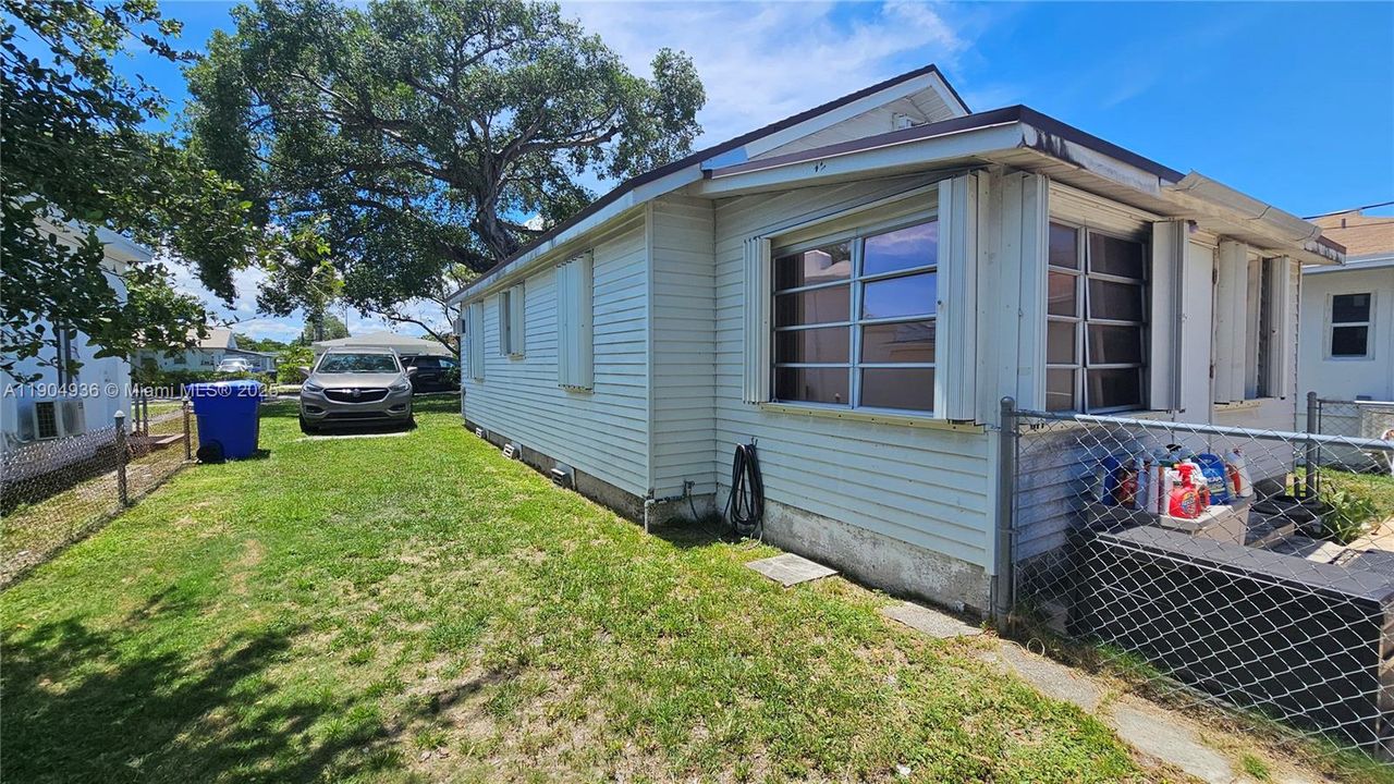 Vendido Recientemente: $270,000 (2 camas, 1 baños, 777 Pies cuadrados)