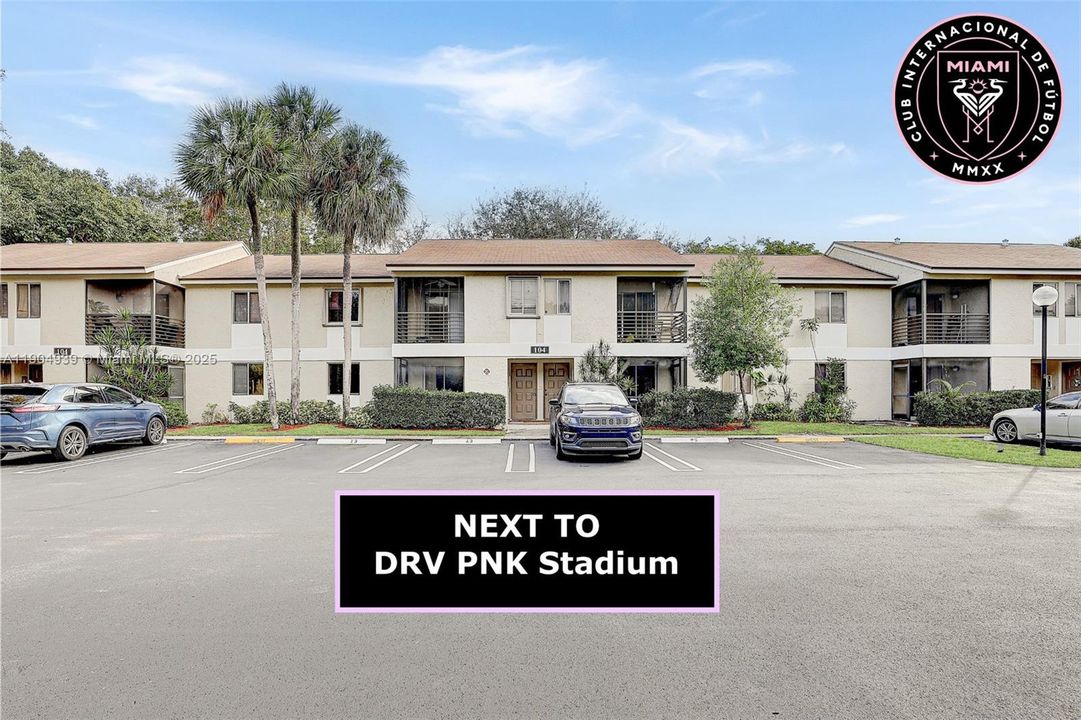 Activo con contrato: $175,000 (2 camas, 2 baños, 830 Pies cuadrados)