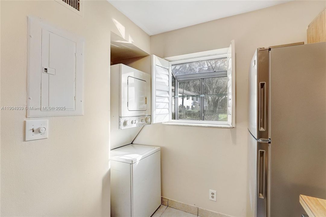 Activo con contrato: $175,000 (2 camas, 2 baños, 830 Pies cuadrados)