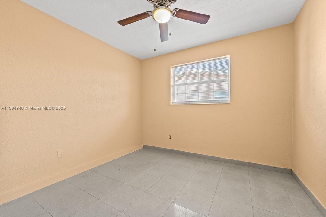 Recently Rented: $3,000 (3 beds, 2 baths, 1025 Square Feet)