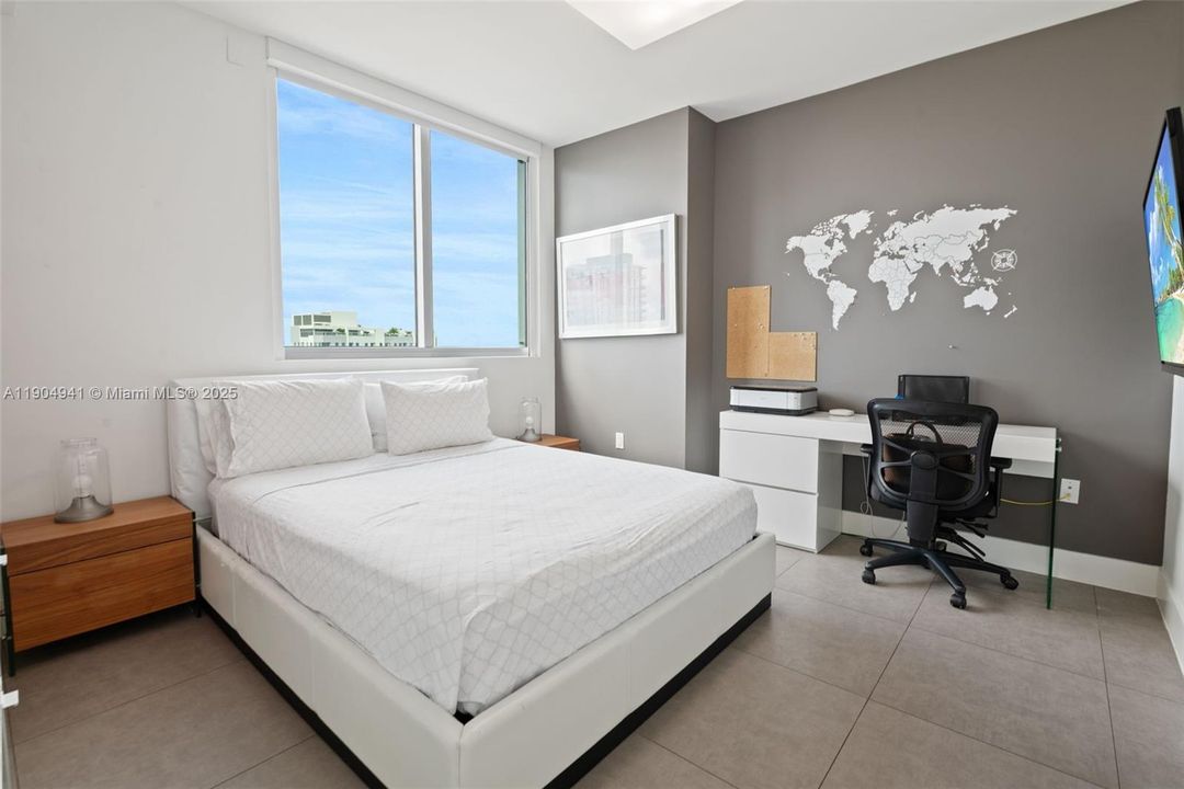 For Sale: $440,000 (1 beds, 1 baths, 764 Square Feet)