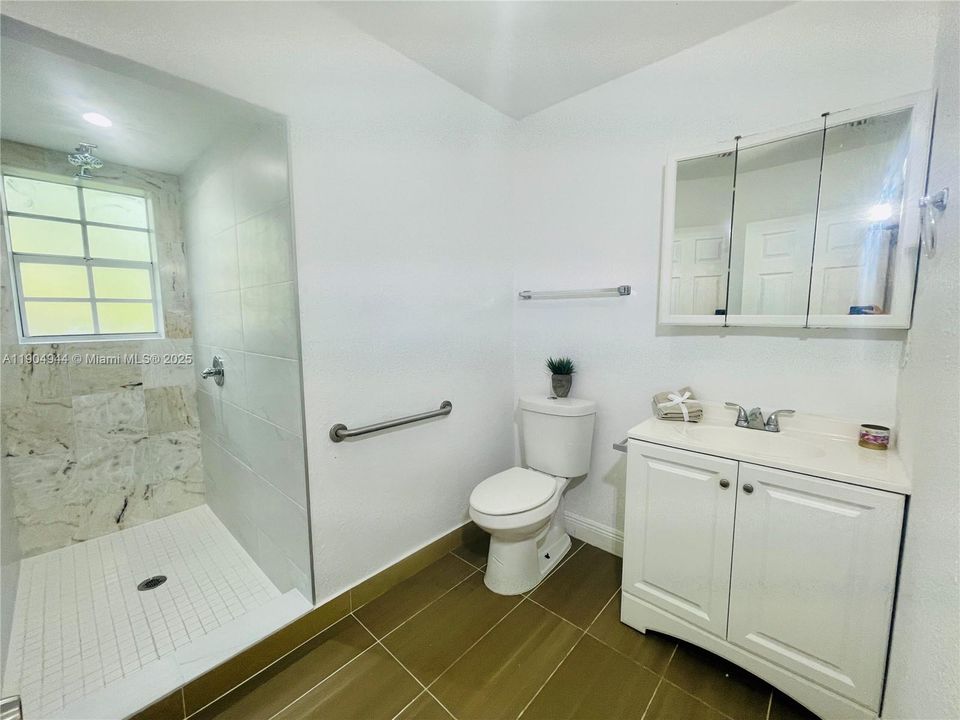 For Rent: $3,200 (4 beds, 3 baths, 2294 Square Feet)