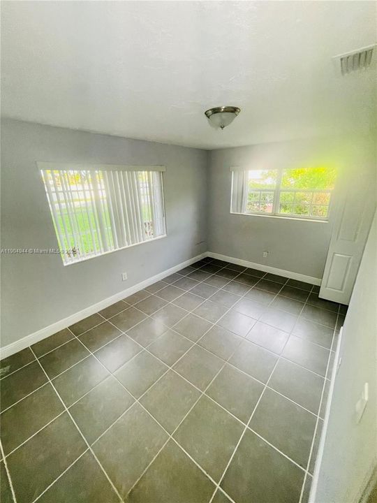 For Rent: $3,200 (4 beds, 3 baths, 2294 Square Feet)