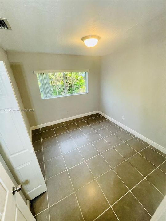 For Rent: $3,200 (4 beds, 3 baths, 2294 Square Feet)