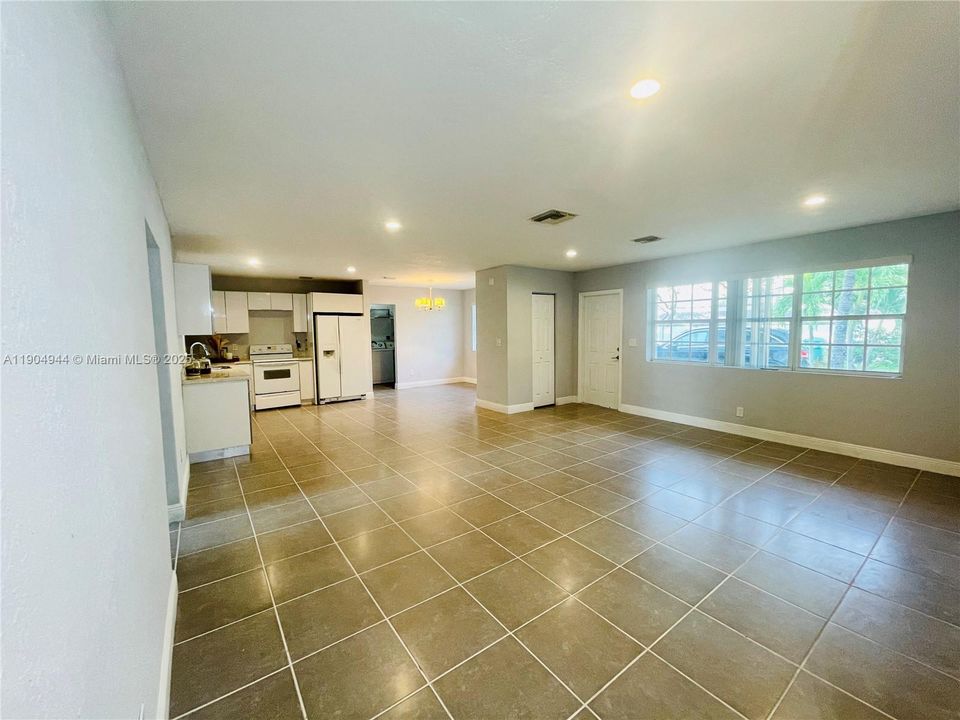 For Rent: $3,200 (4 beds, 3 baths, 2294 Square Feet)