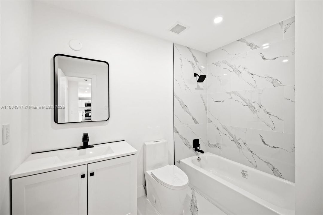 Recently Sold: $569,900 (3 beds, 2 baths, 1411 Square Feet)