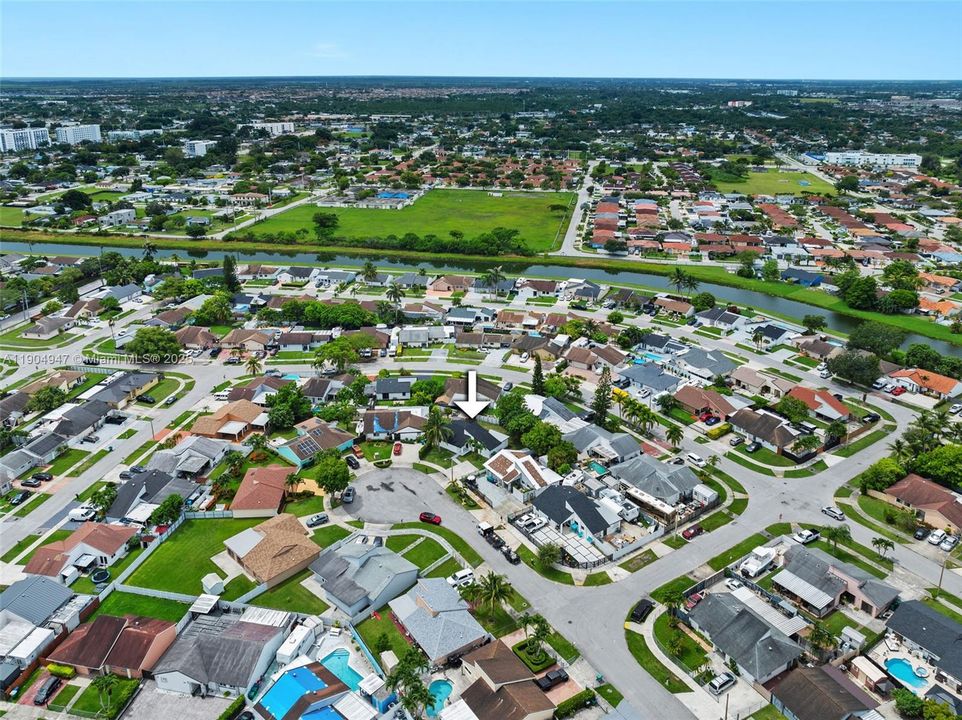 Recently Sold: $569,900 (3 beds, 2 baths, 1411 Square Feet)