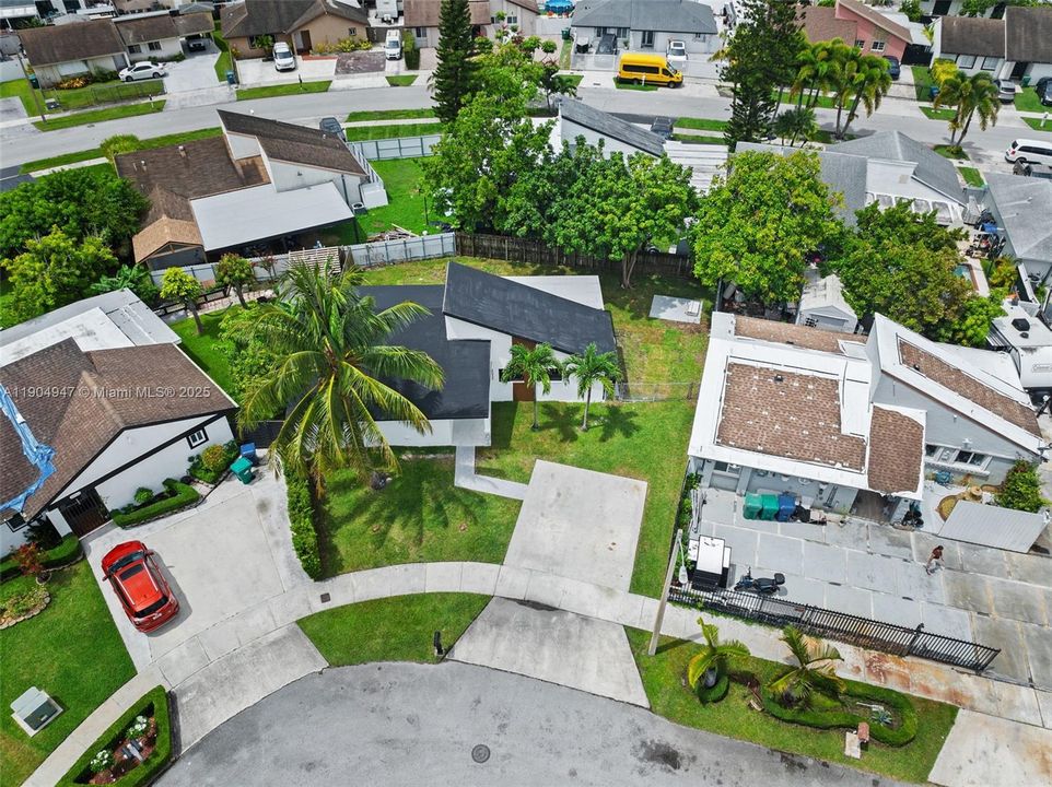 Recently Sold: $569,900 (3 beds, 2 baths, 1411 Square Feet)