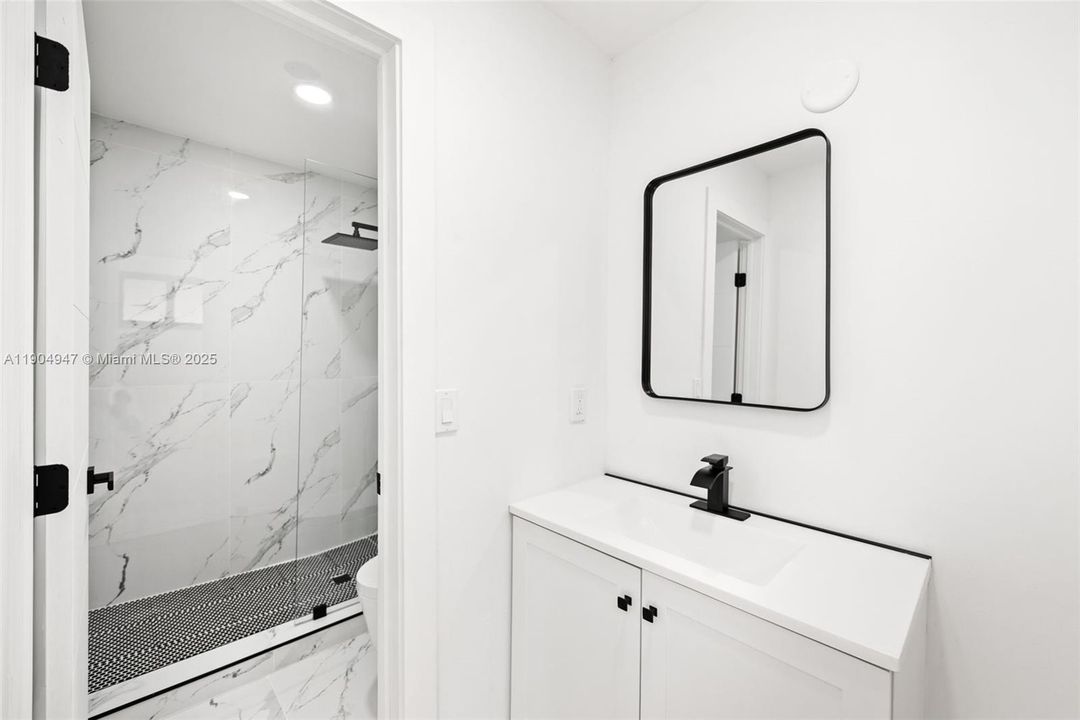 Recently Sold: $569,900 (3 beds, 2 baths, 1411 Square Feet)