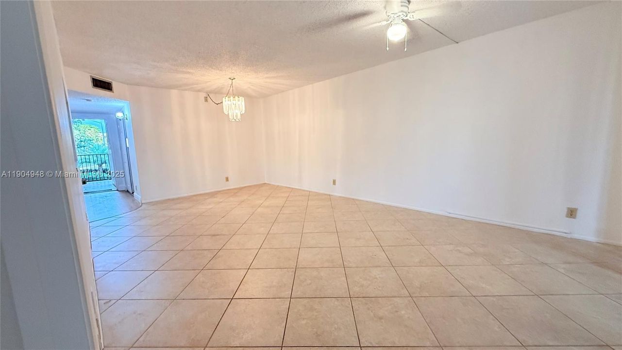 For Sale: $299,000 (3 beds, 2 baths, 1155 Square Feet)