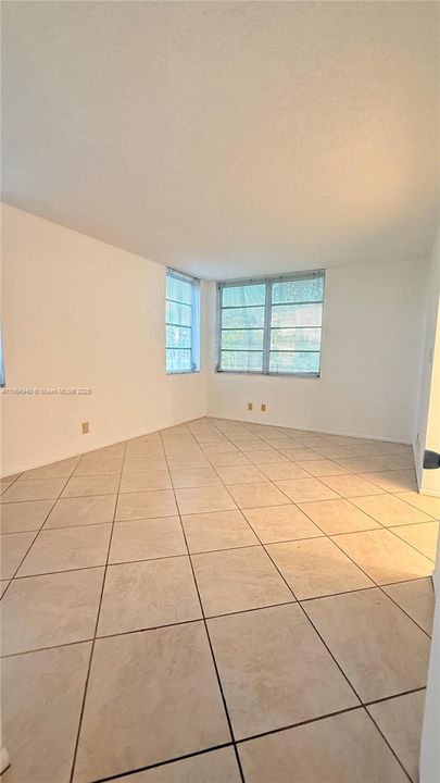 For Sale: $299,000 (3 beds, 2 baths, 1155 Square Feet)