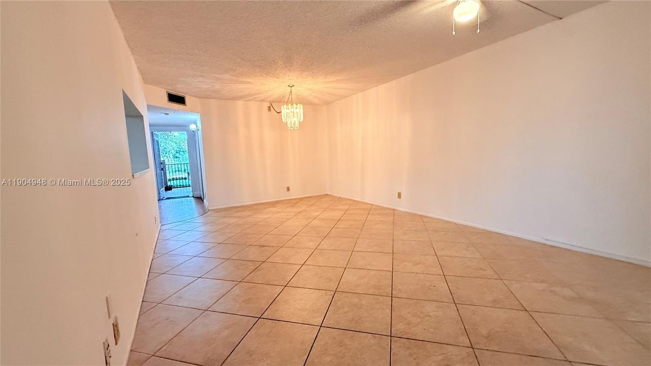 For Sale: $299,000 (3 beds, 2 baths, 1155 Square Feet)