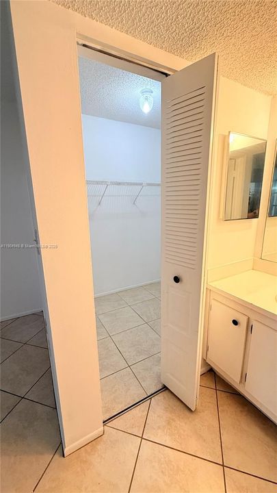 For Sale: $299,000 (3 beds, 2 baths, 1155 Square Feet)