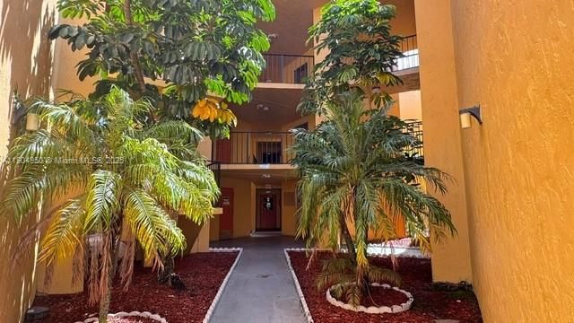 Recently Rented: $1,500 (1 beds, 1 baths, 695 Square Feet)