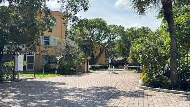 Recently Rented: $1,500 (1 beds, 1 baths, 695 Square Feet)