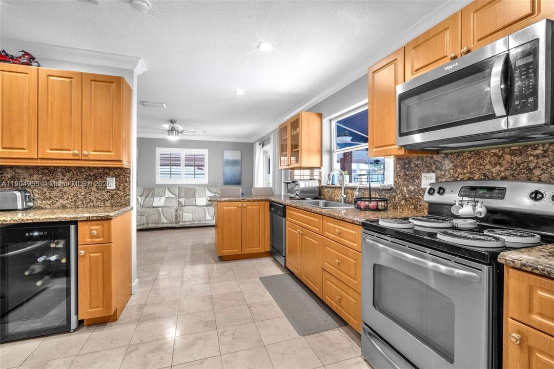 For Sale: $879,000 (4 beds, 3 baths, 2005 Square Feet)