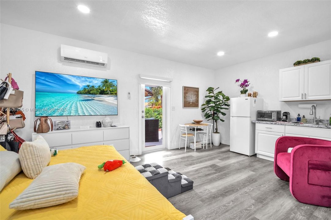 For Sale: $879,000 (4 beds, 3 baths, 2005 Square Feet)