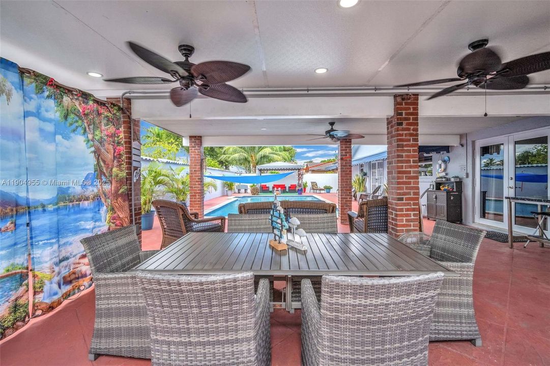 For Sale: $879,000 (4 beds, 3 baths, 2005 Square Feet)