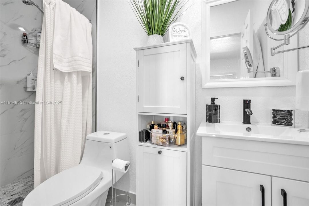 For Sale: $879,000 (4 beds, 3 baths, 2005 Square Feet)