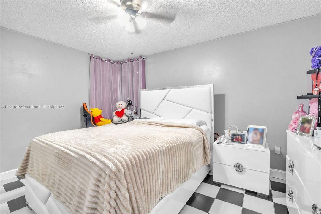 For Sale: $879,000 (4 beds, 3 baths, 2005 Square Feet)