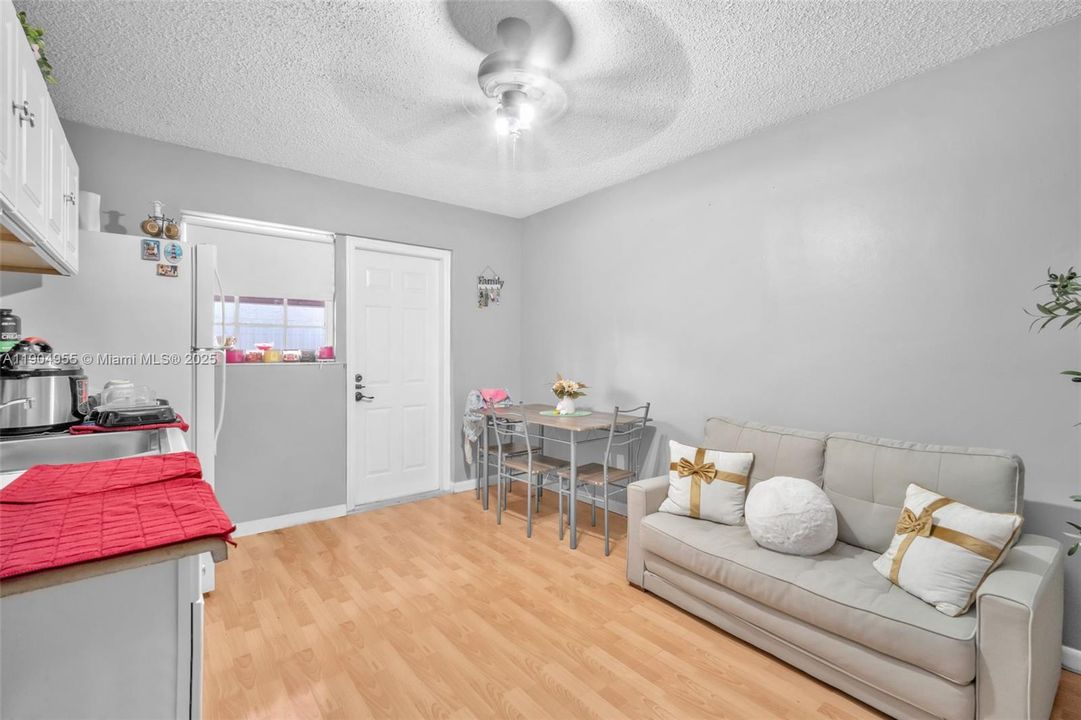 For Sale: $879,000 (4 beds, 3 baths, 2005 Square Feet)