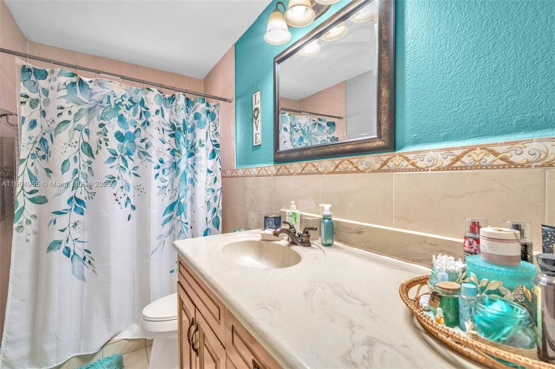 For Sale: $879,000 (4 beds, 3 baths, 2005 Square Feet)