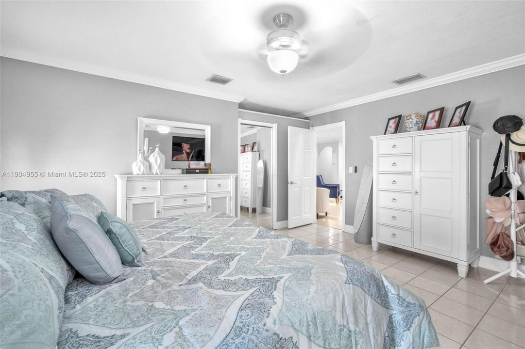 For Sale: $879,000 (4 beds, 3 baths, 2005 Square Feet)