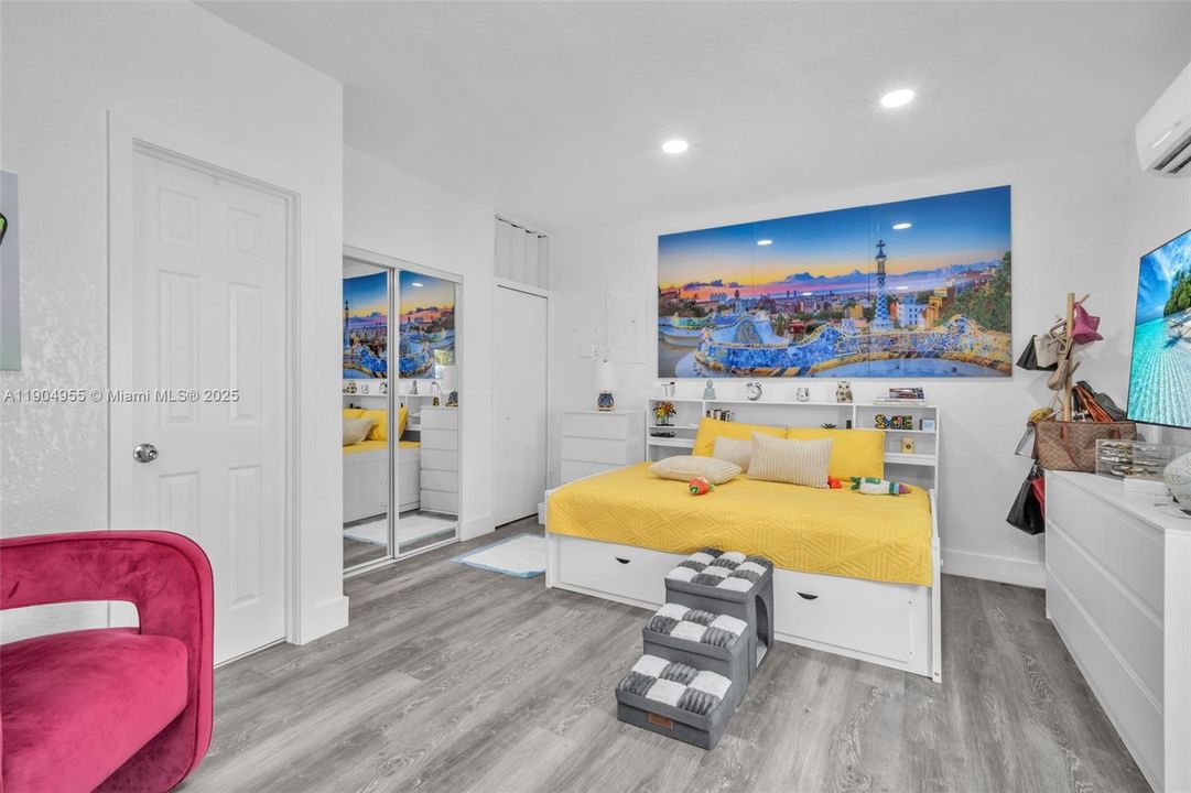 For Sale: $879,000 (4 beds, 3 baths, 2005 Square Feet)