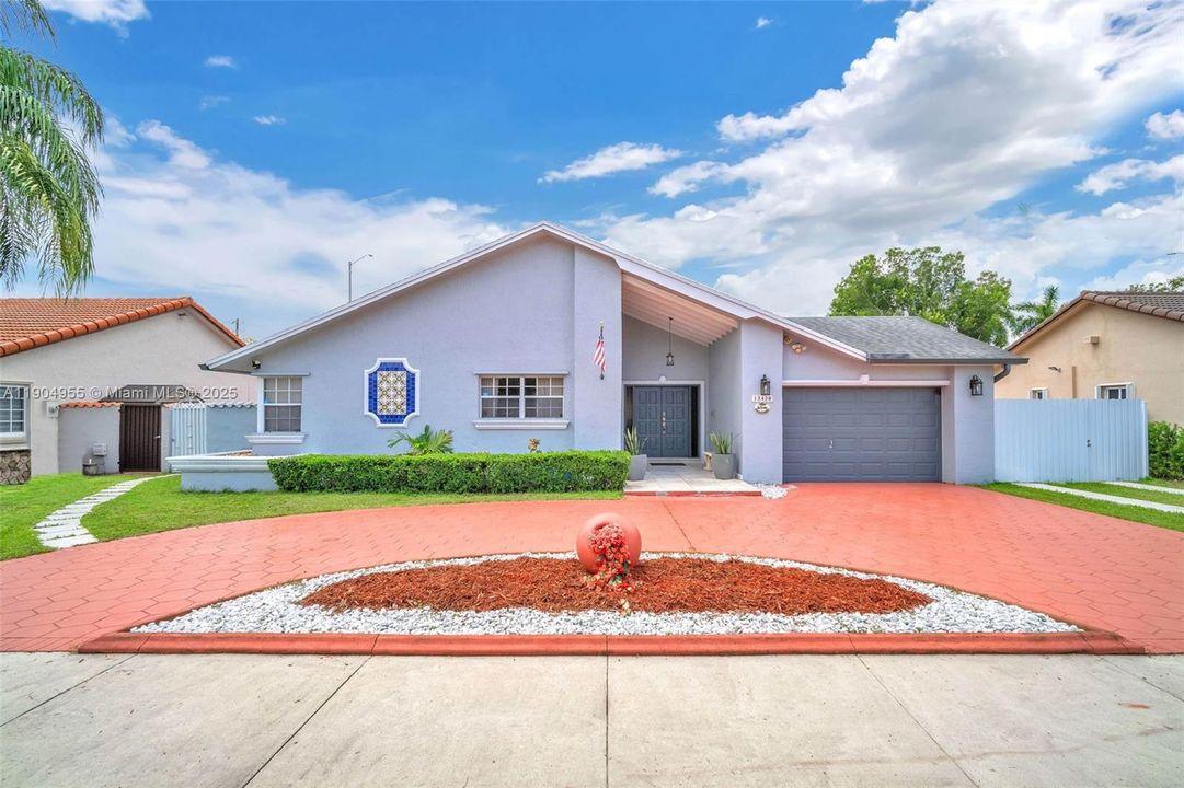 For Sale: $879,000 (4 beds, 3 baths, 2005 Square Feet)